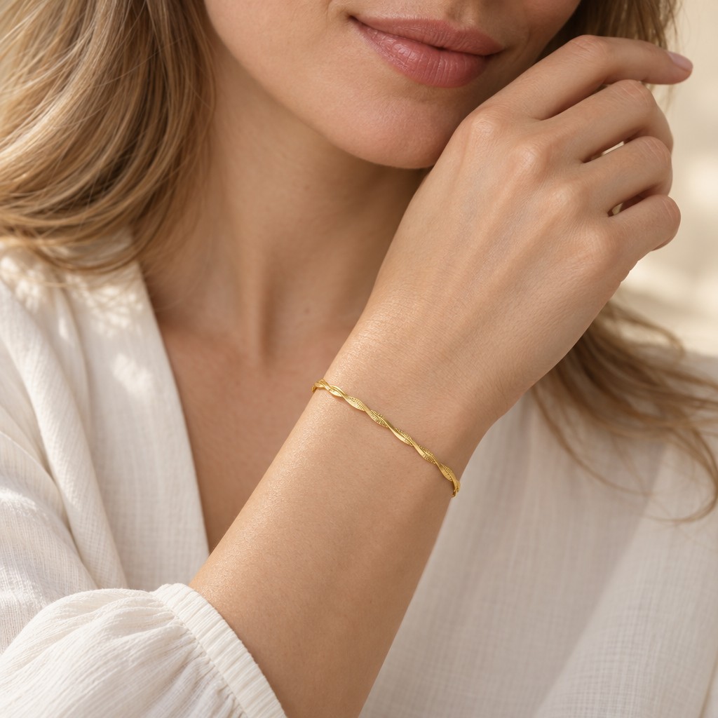 Gold 585 aus Gold, getragen von einem Model (AI Generated)